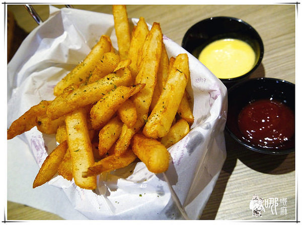 Bison野牛原味炭烤牛排(中央店)：中壢新明夜市旁品質很好的碳烤牛排~BISON野牛原味炭烤牛排/朋友家庭聚餐餐廳