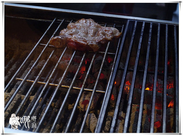 Bison野牛原味炭烤牛排(中央店)：中壢新明夜市旁品質很好的碳烤牛排~BISON野牛原味炭烤牛排/朋友家庭聚餐餐廳