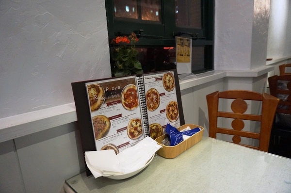 TokyoTEA&Restaurant KANO 東京紅茶/餐廳 嘉農：[忠孝新生] 東京紅茶＆餐廳 KANO：手作咖哩/披薩/鬆餅~頂級錫蘭曼斯納MlesnA香味紅茶