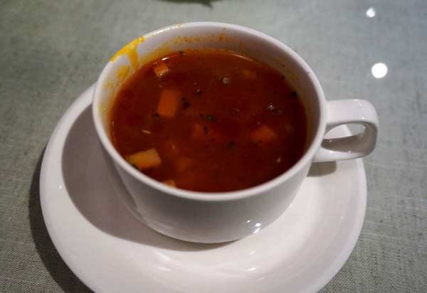 TokyoTEA&Restaurant KANO 東京紅茶/餐廳 嘉農：[忠孝新生] 東京紅茶＆餐廳 KANO：手作咖哩/披薩/鬆餅~頂級錫蘭曼斯納MlesnA香味紅茶