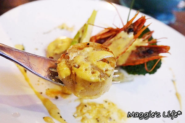 魯尼餐廳 Luni Café - 信義店：台北美食。捷運信義安和【魯尼餐廳LUNI CAFE】地中海風味餐酒館◆地中海料理。異國料理。團體包場。慶生聚會