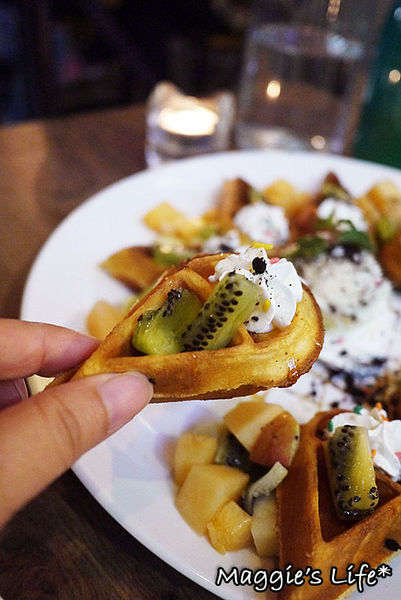 魯尼餐廳 Luni Café - 信義店：台北美食。捷運信義安和【魯尼餐廳LUNI CAFE】地中海風味餐酒館◆地中海料理。異國料理。團體包場。慶生聚會