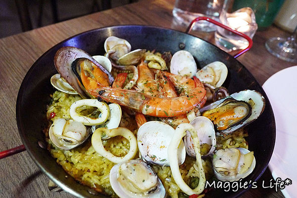 魯尼餐廳 Luni Café - 信義店：台北美食。捷運信義安和【魯尼餐廳LUNI CAFE】地中海風味餐酒館◆地中海料理。異國料理。團體包場。慶生聚會