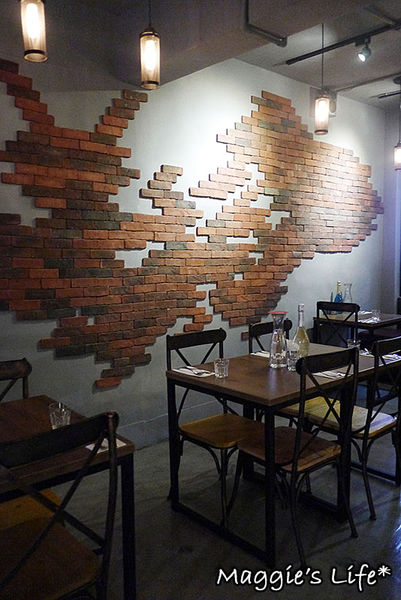 魯尼餐廳 Luni Café - 信義店：台北美食。捷運信義安和【魯尼餐廳LUNI CAFE】地中海風味餐酒館◆地中海料理。異國料理。團體包場。慶生聚會