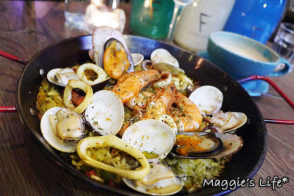 魯尼餐廳 Luni Café - 信義店：台北美食。捷運信義安和【魯尼餐廳LUNI CAFE】地中海風味餐酒館◆地中海料理。異國料理。團體包場。慶生聚會