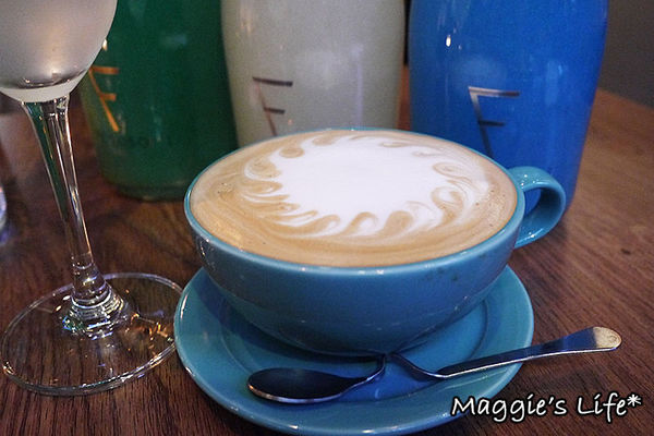 魯尼餐廳 Luni Café - 信義店：台北美食。捷運信義安和【魯尼餐廳LUNI CAFE】地中海風味餐酒館◆地中海料理。異國料理。團體包場。慶生聚會