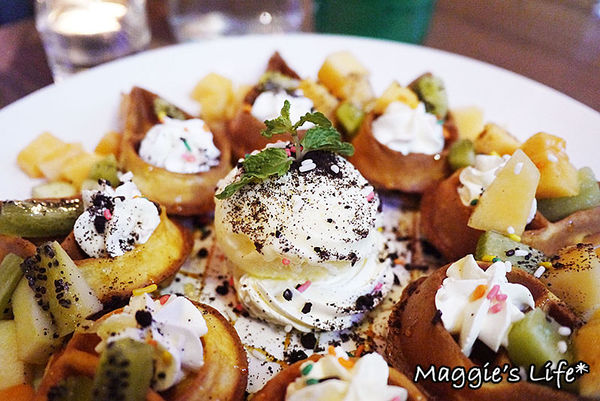 魯尼餐廳 Luni Café - 信義店：台北美食。捷運信義安和【魯尼餐廳LUNI CAFE】地中海風味餐酒館◆地中海料理。異國料理。團體包場。慶生聚會