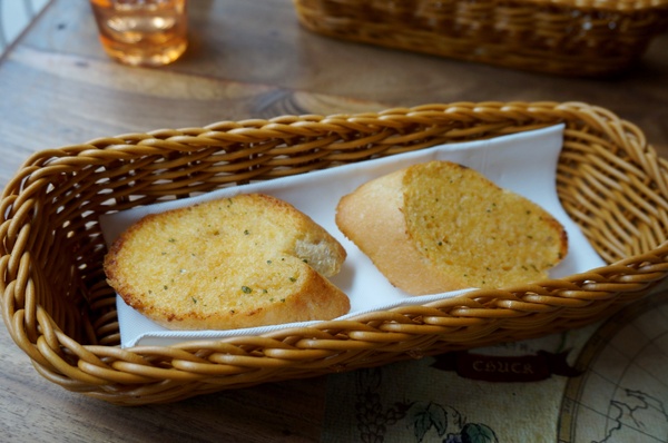 Oliver歐利佛牛排館：[永和.永安市場] Oliver歐利佛牛排館：精緻美味的排餐～物超所值！