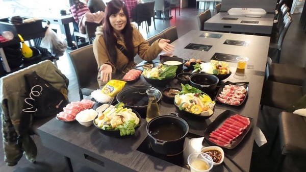 七品鍋物:【雲林美食】七品鍋物~價格平實的火鍋店,自在的用餐空間,是三五好友以及公司聚餐的好選擇