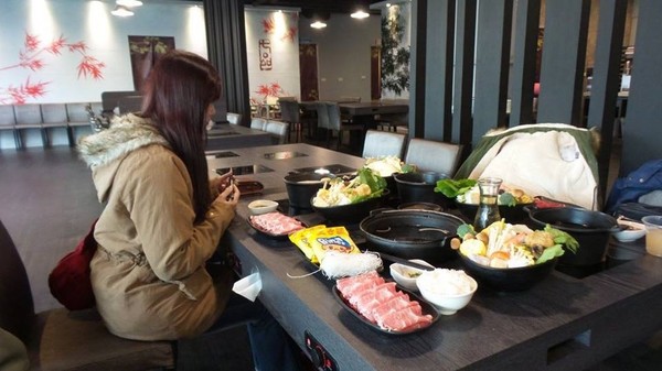 七品鍋物:【雲林美食】七品鍋物~價格平實的火鍋店,自在的用餐空間,是三五好友以及公司聚餐的好選擇