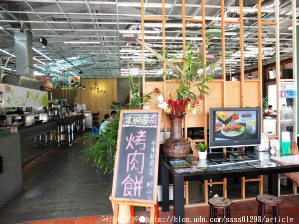 六吋盤晨間飲食館：【美食特搜。屏東市】六吋盤晨間飲食館。主打自然健康路線 號稱醬料控的天堂 屏東人早午餐朝聖地