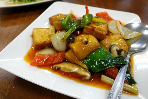 209漁場：(胖樺食記)永和區竹林路上適合多人聚餐「209漁場」。近國父紀念館高CP值海鮮餐廳，推芋頭米粉海鮮鍋。尾牙/家庭聚餐/永和美食