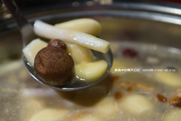 紅麻辣老鍋：【大安區 | 紅麻辣老鍋】用料實在湯頭香氣迷人 值得推薦的單點式火鍋