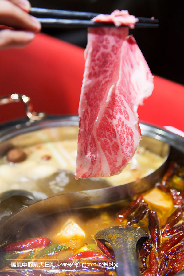 紅麻辣老鍋：【大安區 | 紅麻辣老鍋】用料實在湯頭香氣迷人 值得推薦的單點式火鍋