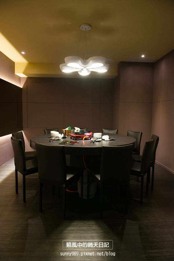 紅麻辣老鍋：【大安區 | 紅麻辣老鍋】用料實在湯頭香氣迷人 值得推薦的單點式火鍋