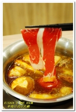 幸福日式小火鍋：新埔火鍋．專搭海味的獨門黑色湯頭──幸福日式小火鍋