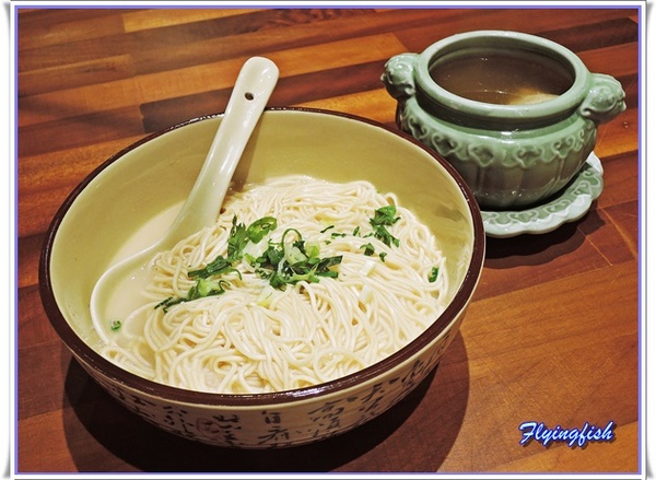 樂天皇朝(微風信義):✜ 二訪讓人心情繽紛滴無敵美食和五星級服務-「樂天皇朝(微風信義店)」 (❁´◡`❁)