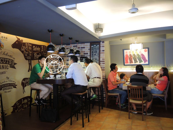 紅牛原味炭烤牛排(合江店)：呷飽祙【台北中山･紅牛原味炭烤牛排(合江店)】旅行應援團推薦