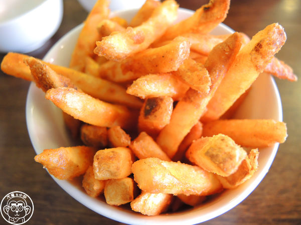 紅牛原味炭烤牛排(合江店)：呷飽祙【台北中山･紅牛原味炭烤牛排(合江店)】旅行應援團推薦