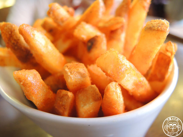 紅牛原味炭烤牛排(合江店)：呷飽祙【台北中山･紅牛原味炭烤牛排(合江店)】旅行應援團推薦