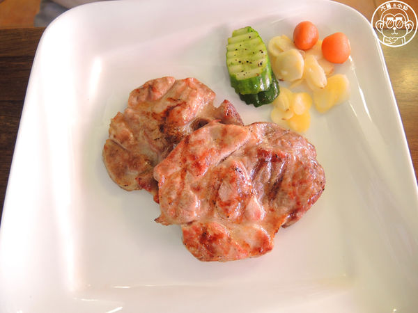 紅牛原味炭烤牛排(合江店)：呷飽祙【台北中山･紅牛原味炭烤牛排(合江店)】旅行應援團推薦