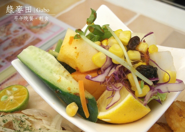 綠麥田:【台南||東區】綠麥田──平價鄉村風早午晚餐,貓頭鷹陪你幸福用餐!