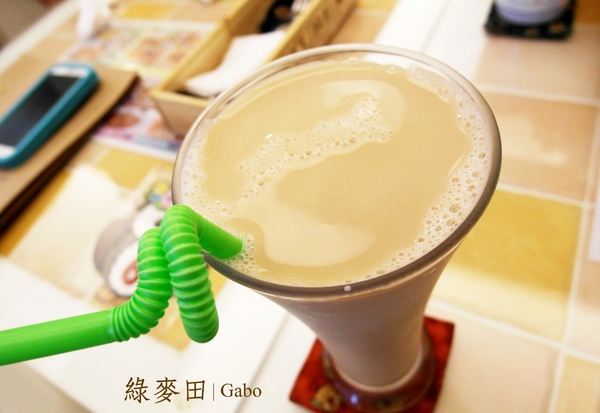 綠麥田:【台南||東區】綠麥田──平價鄉村風早午晚餐,貓頭鷹陪你幸福用餐!