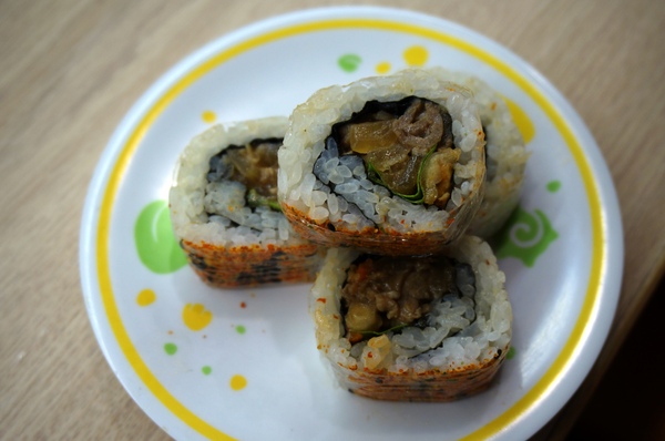 弥味壽司YUMMY SUSHI:*口碑券*弥味壽司YUMMY SUSHI:電動跑車送餐小樂趣