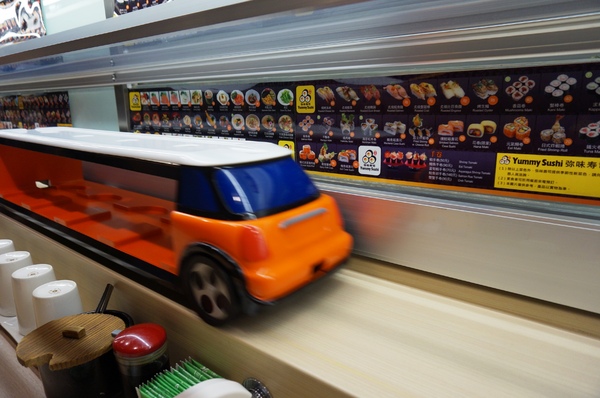 弥味壽司YUMMY SUSHI:*口碑券*弥味壽司YUMMY SUSHI:電動跑車送餐小樂趣
