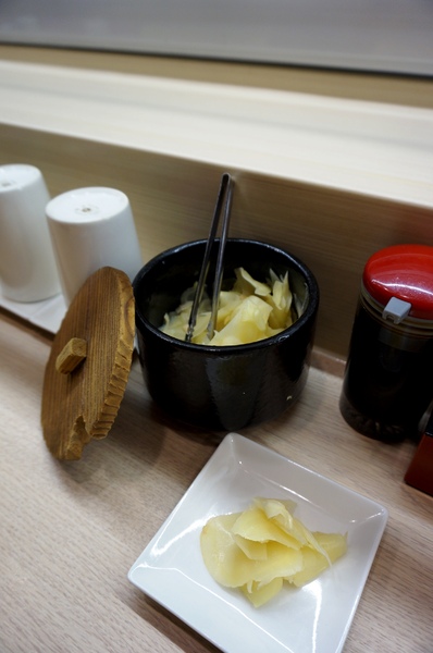 弥味壽司YUMMY SUSHI:*口碑券*弥味壽司YUMMY SUSHI:電動跑車送餐小樂趣