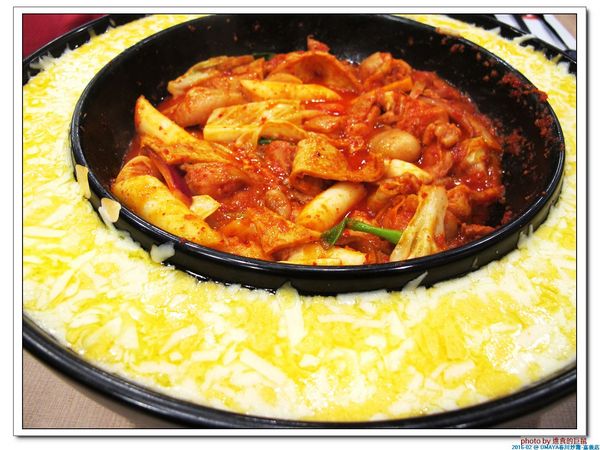 OMAYA春川炒雞(嘉義店)：(嘉義。美食) OMAYA春川炒雞(嘉義店)---韓國道地美食。韓劇獨有菜色。李光洙愛情鍋＿雙倍起士牽絲秀＿起士愛好者的最愛！