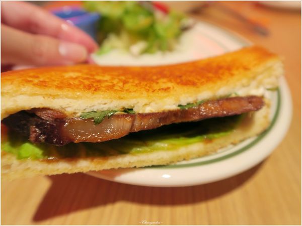 YumYum Deli:台北 捷運忠孝敦化站 YumYum Deli~熱量破表。中西擦撞的好味火花