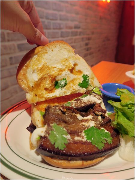 YumYum Deli:台北 捷運忠孝敦化站 YumYum Deli~熱量破表。中西擦撞的好味火花