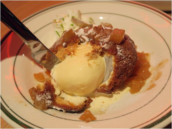 YumYum Deli:台北 捷運忠孝敦化站 YumYum Deli~熱量破表。中西擦撞的好味火花