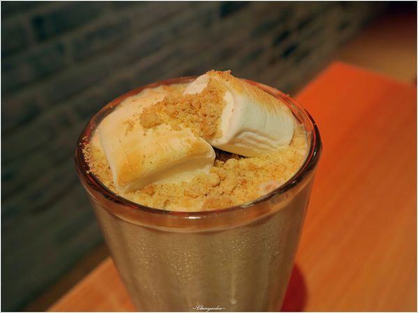 YumYum Deli:台北 捷運忠孝敦化站 YumYum Deli~熱量破表。中西擦撞的好味火花