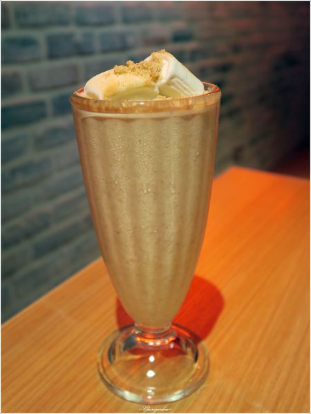 YumYum Deli:台北 捷運忠孝敦化站 YumYum Deli~熱量破表。中西擦撞的好味火花