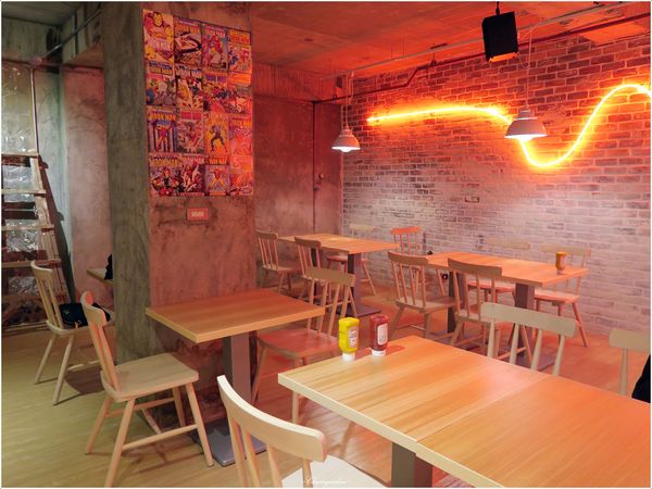 YumYum Deli:台北 捷運忠孝敦化站 YumYum Deli~熱量破表。中西擦撞的好味火花