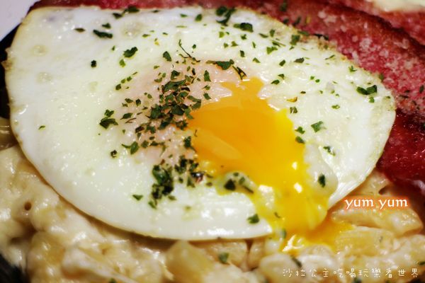 YumYum Deli:有滷肉‧炸排骨的美式餐廳『YumYum Deli』東區216巷/捷運忠孝敦化站