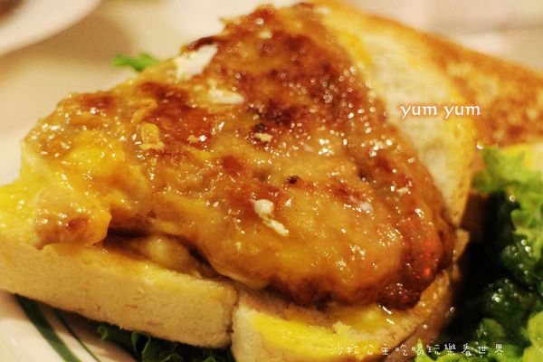 YumYum Deli:有滷肉‧炸排骨的美式餐廳『YumYum Deli』東區216巷/捷運忠孝敦化站