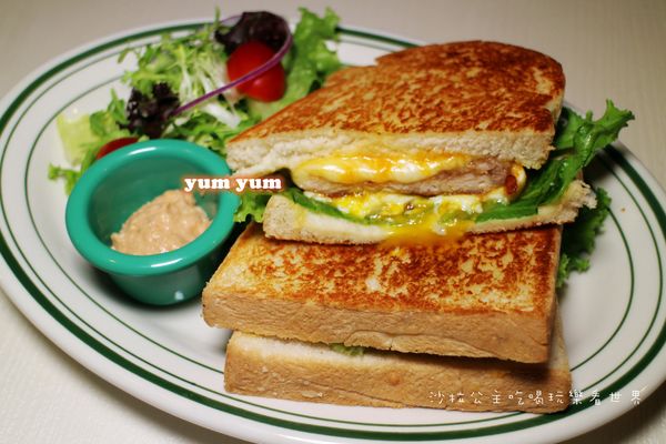 YumYum Deli:有滷肉‧炸排骨的美式餐廳『YumYum Deli』東區216巷/捷運忠孝敦化站