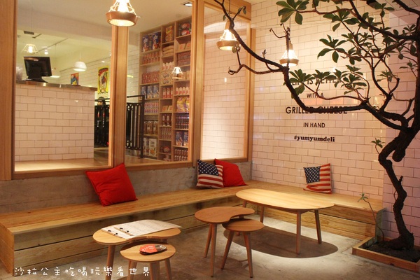 YumYum Deli:有滷肉‧炸排骨的美式餐廳『YumYum Deli』東區216巷/捷運忠孝敦化站