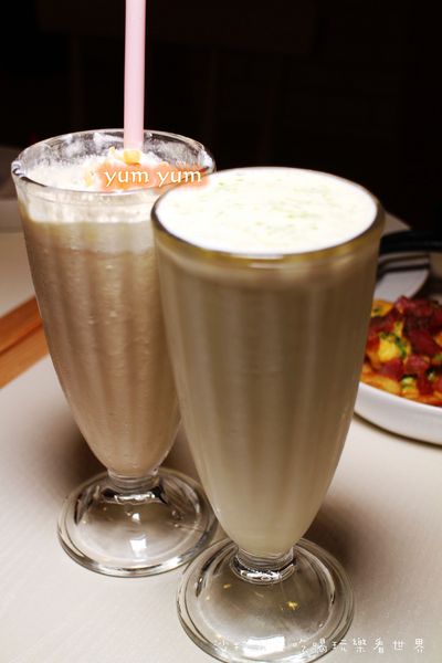 YumYum Deli:有滷肉‧炸排骨的美式餐廳『YumYum Deli』東區216巷/捷運忠孝敦化站