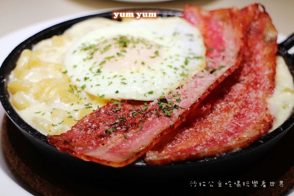 YumYum Deli:有滷肉‧炸排骨的美式餐廳『YumYum Deli』東區216巷/捷運忠孝敦化站