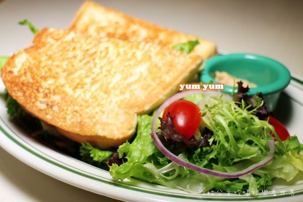 YumYum Deli:有滷肉‧炸排骨的美式餐廳『YumYum Deli』東區216巷/捷運忠孝敦化站