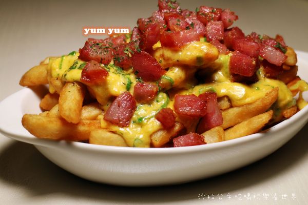 YumYum Deli:有滷肉‧炸排骨的美式餐廳『YumYum Deli』東區216巷/捷運忠孝敦化站