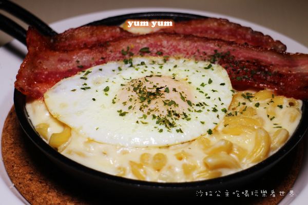 YumYum Deli:有滷肉‧炸排骨的美式餐廳『YumYum Deli』東區216巷/捷運忠孝敦化站