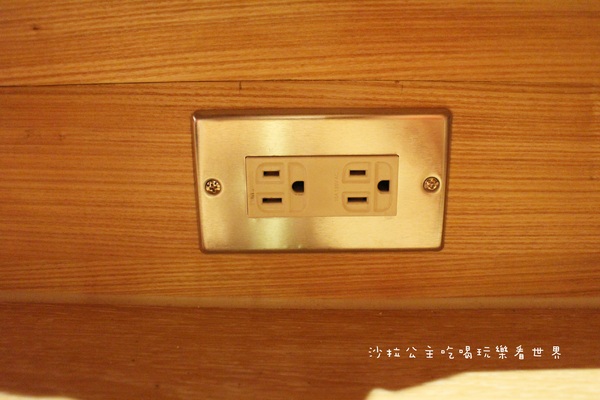 YumYum Deli:有滷肉‧炸排骨的美式餐廳『YumYum Deli』東區216巷/捷運忠孝敦化站