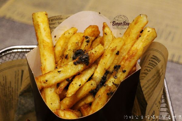 Burger Ray(士林店):士林就能吃到東區排隊人氣店『Burger Ray』個性漢堡/薯條/飲料喝到飽