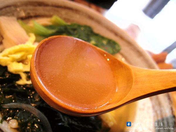 自慢嗑旅：〖台中│美食〗自慢嗑旅 ❤ 充滿著工業風格的咖哩專賣店，平價美味，獨創手指豬排，焗烤燒咖哩，手作馬鈴薯泥，湯烏龍麵~讓人讚不絕口的好滋味!!