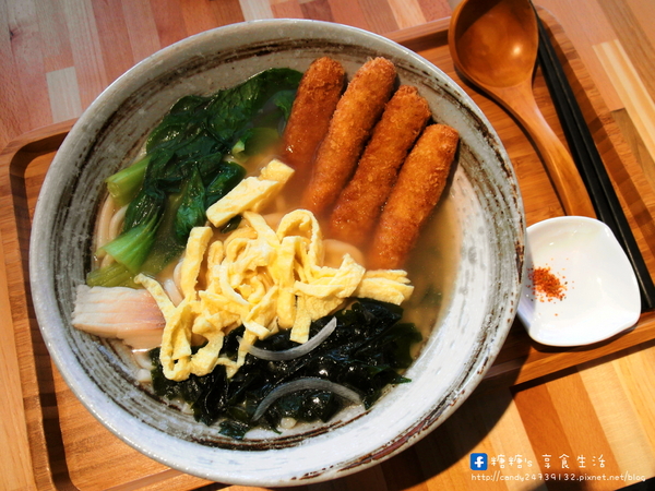 自慢嗑旅：〖台中│美食〗自慢嗑旅 ❤ 充滿著工業風格的咖哩專賣店，平價美味，獨創手指豬排，焗烤燒咖哩，手作馬鈴薯泥，湯烏龍麵~讓人讚不絕口的好滋味!!